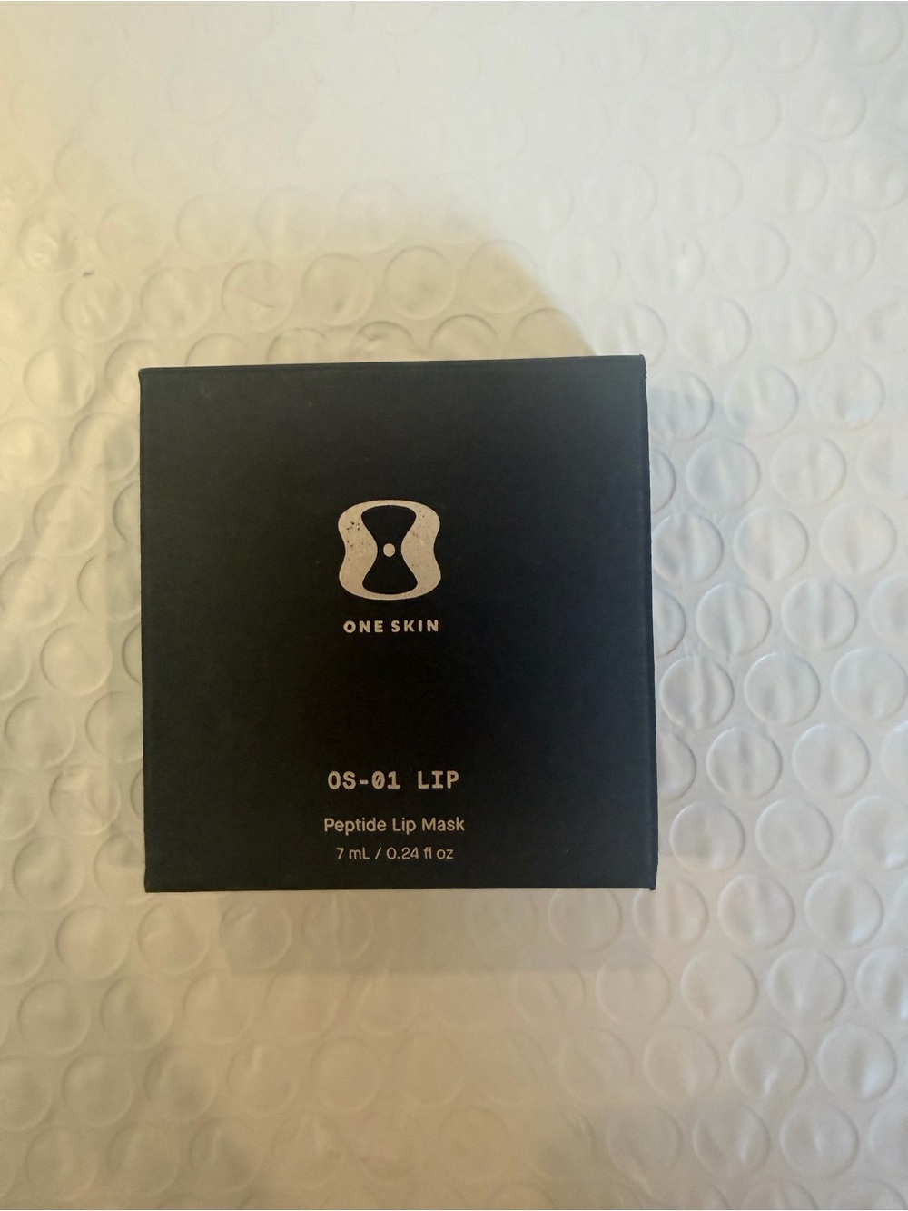 ONE SKIN OS-01 Lip Peptide Mask - Black Packaging